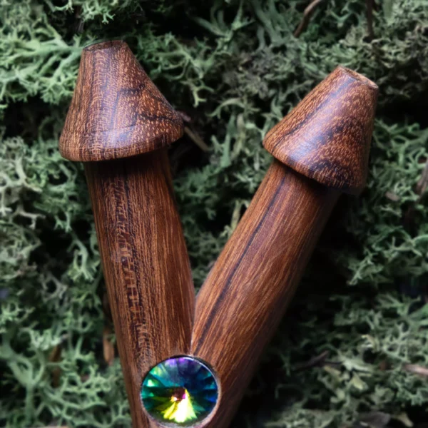 Kuripe aus Bocote Pilzform mit Swarovski Kristall Peridot 3